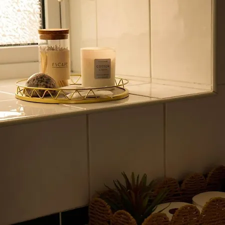 בית נופש Cosy Cottage, Hot Tub, Fireplace, Games